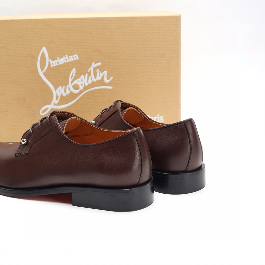 Batch 1,080 yuan 💰••New real shots••CL～High-end men’s 👔casual•loafers with red soles! ••🆑Genuine and top-quality goods from original orders ••✅💯 Purchase goods from top-quality original orders! Original imported patterned cowhide ➕Imported cowhide lining ➕Cowhide feet ➕Original leather outsole~🉑️Feel free to compare the authentic ones! Size: 38-44 (45.46.47 can be customized)